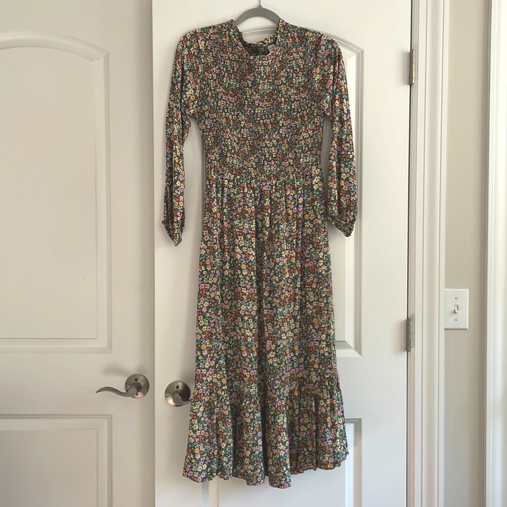 Old Navy Smocked floral maxi dress. Size small